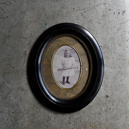 Antique Oval Photo Frame with Vintage Photograph{ F-00505 }