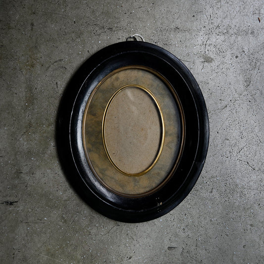 Antique Oval Photo Frame{ F-00507}