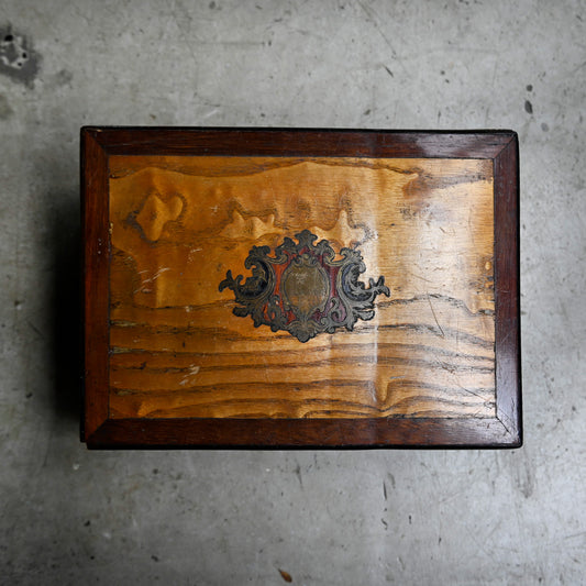 Antique Wooden Box with Crest Decoration{R-00712}