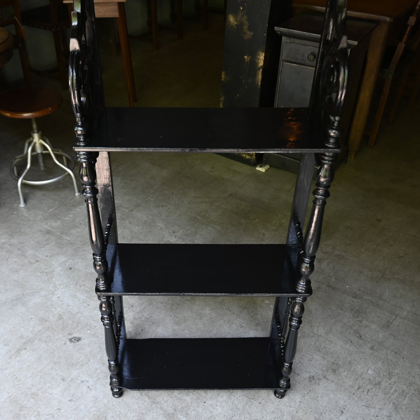 Napoléon III style Black shelf{R-00224}