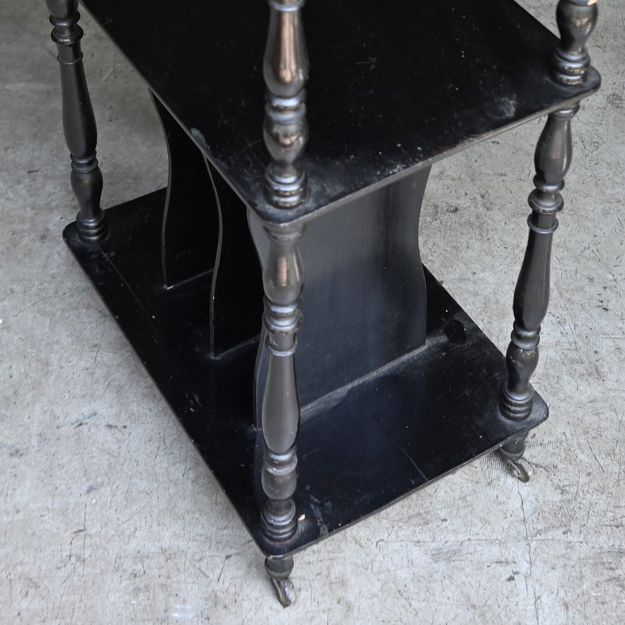 Napoléon III style Black shelf{R-00221}