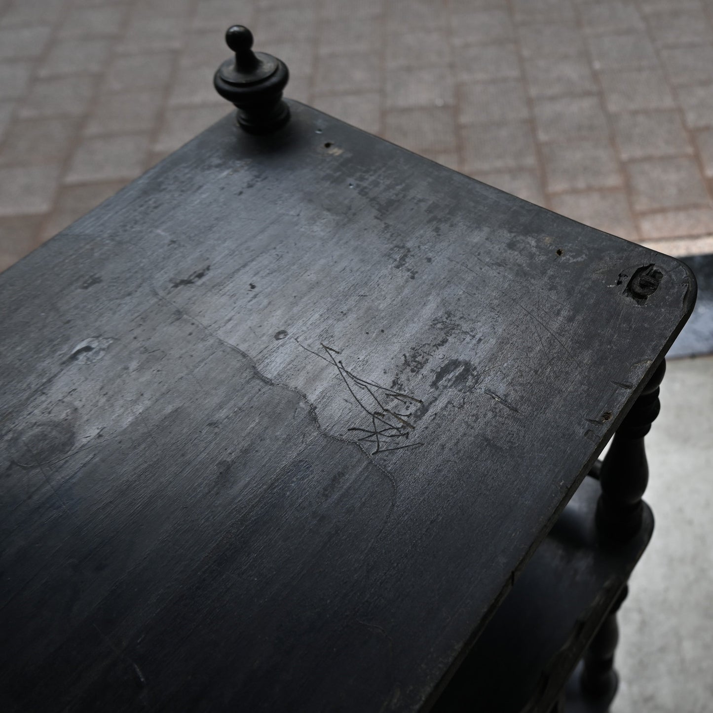 Napoléon III Style Black Shelf{RF-00409}