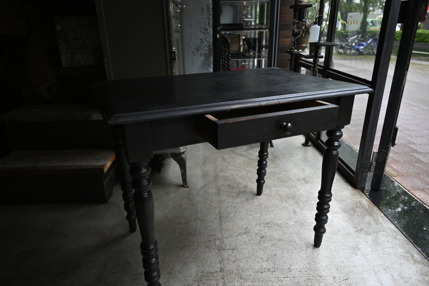 Napoléon III style Black paint Table {RF-00309}