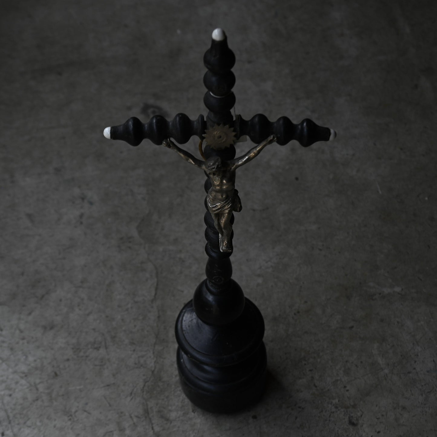 Napoléon III style Cross Christ Figure{ RB-00204 }