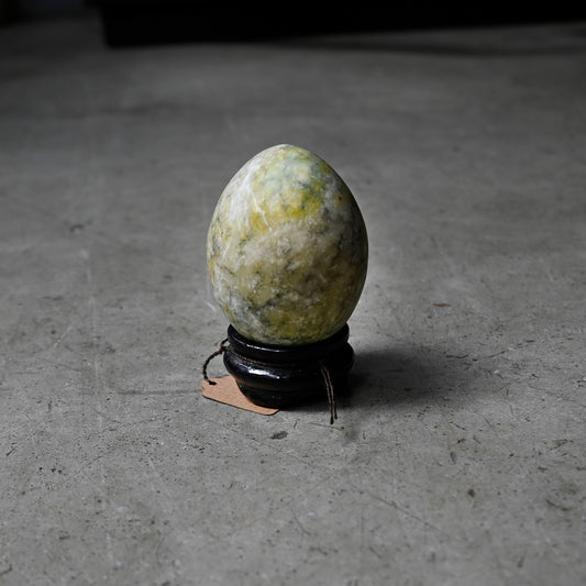 Eggstone & woodstand {R-00614}