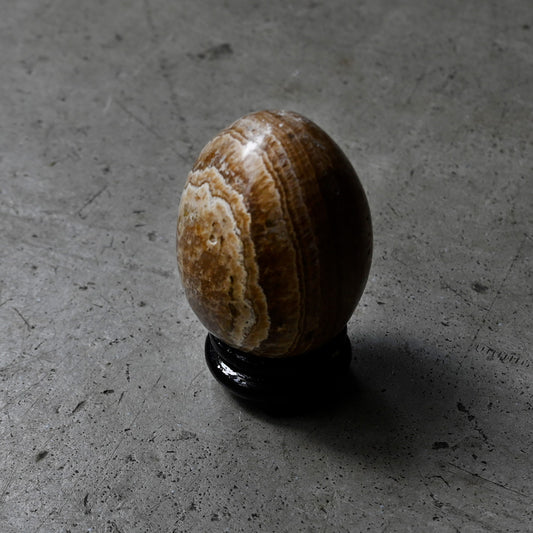 Eggstone & woodstand {R-00617}