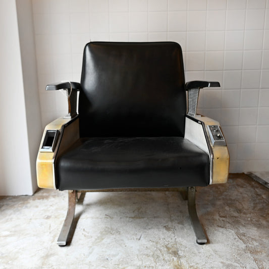 Space age chair{F-00203}