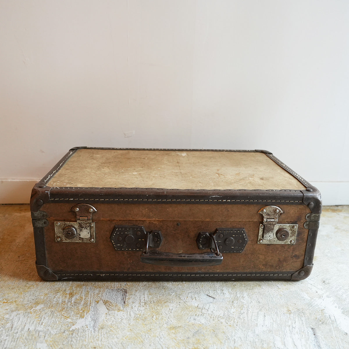 Vintage Wood Trunk Case{F-009026}