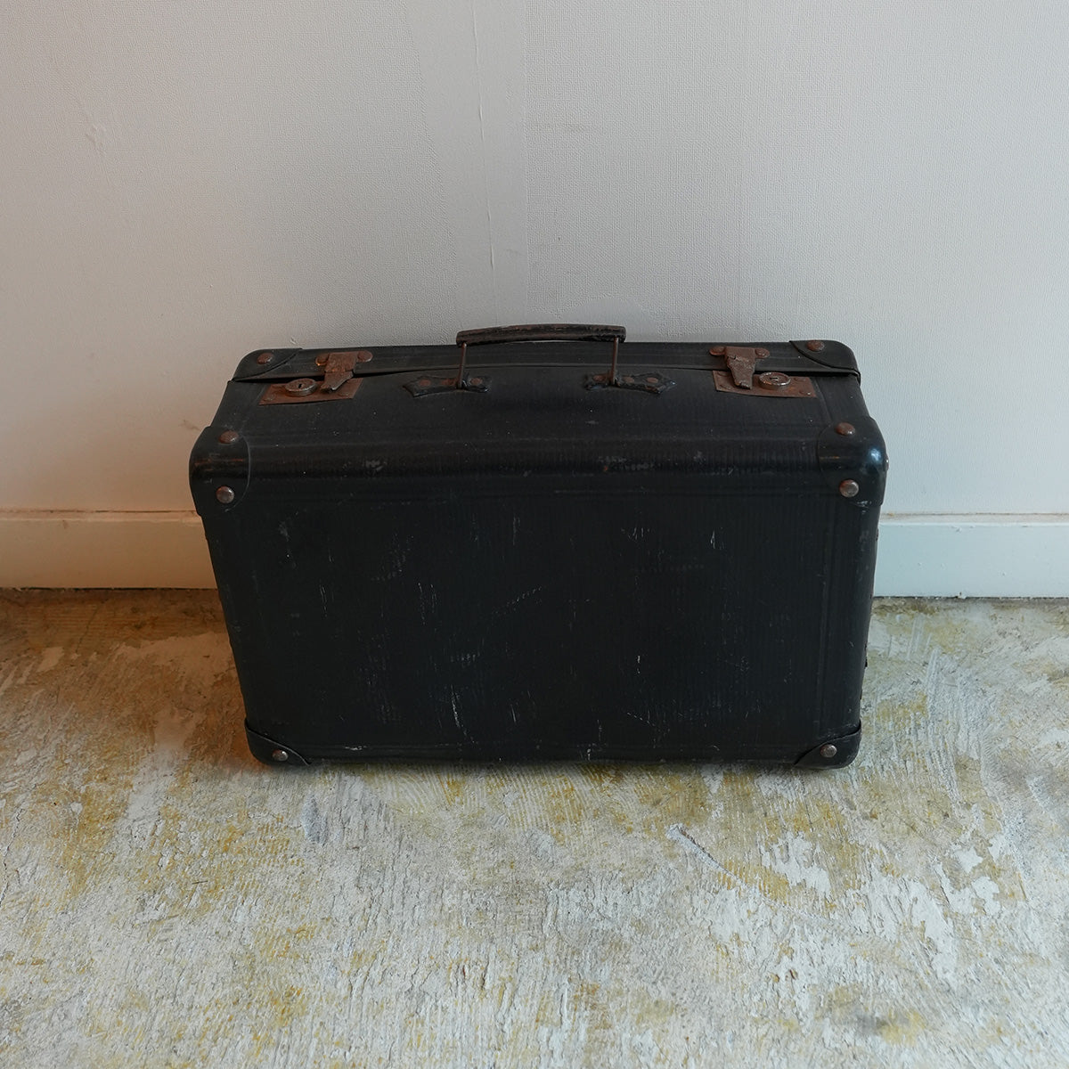 Vintage Black Trunk Case{F-009027}