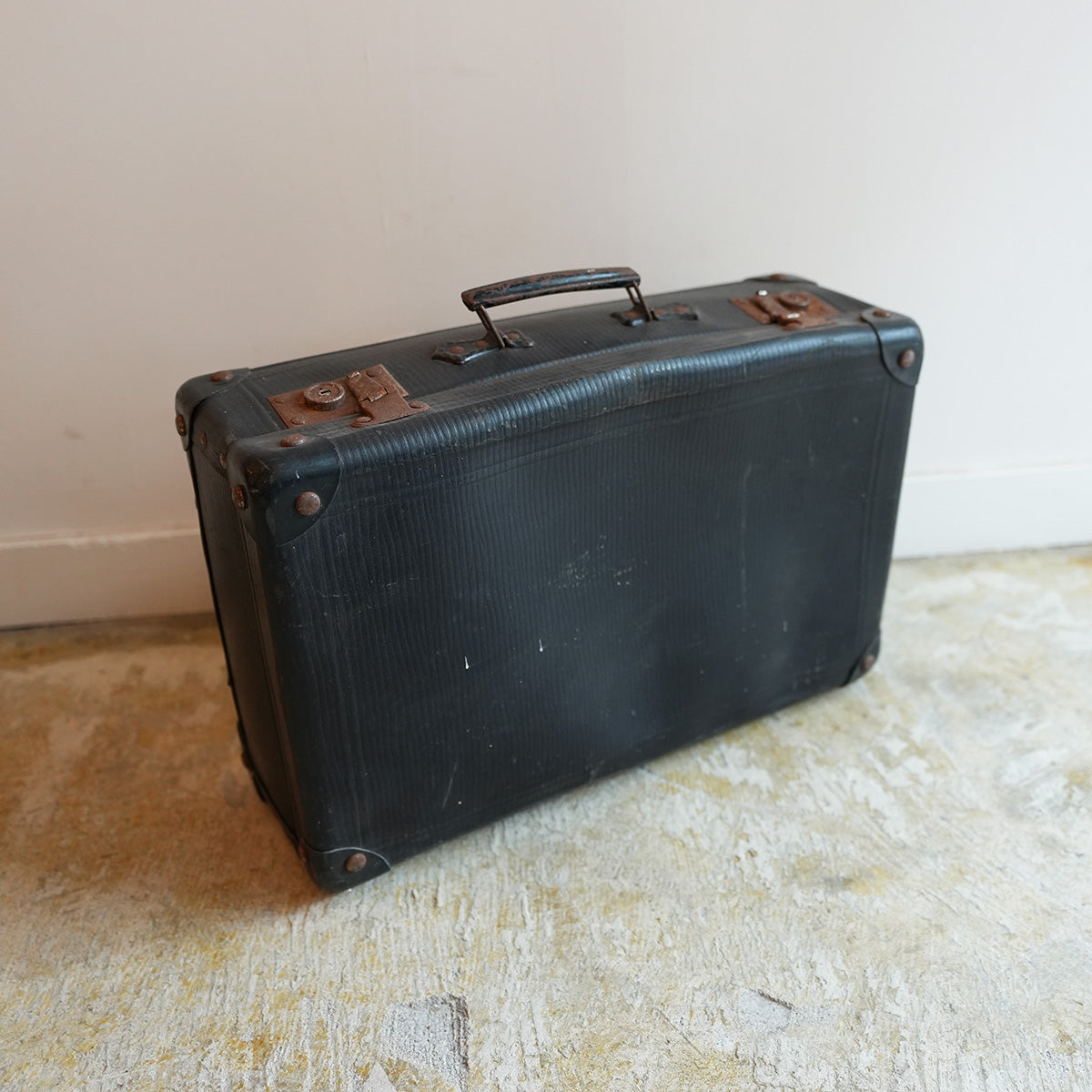 Vintage Black Trunk Case{F-009027}