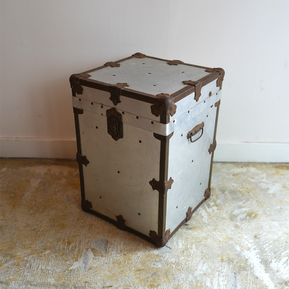 Matal Box {F-009029}