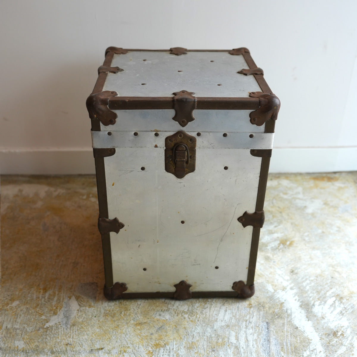 Matal Box {F-009029}