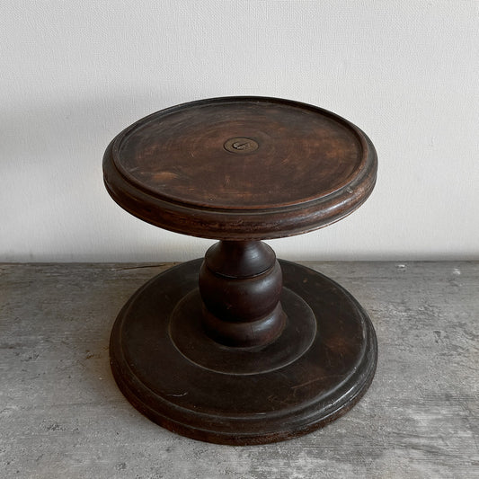 Wood stand display{F-00902}