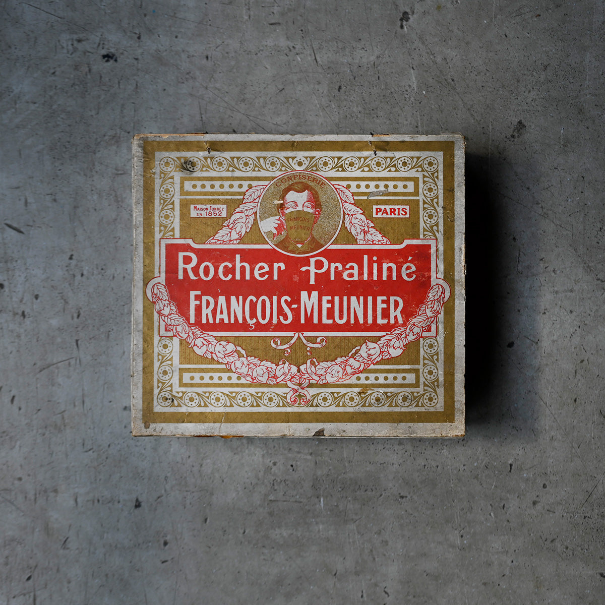 Antique French Chocolate Box{R-00714}