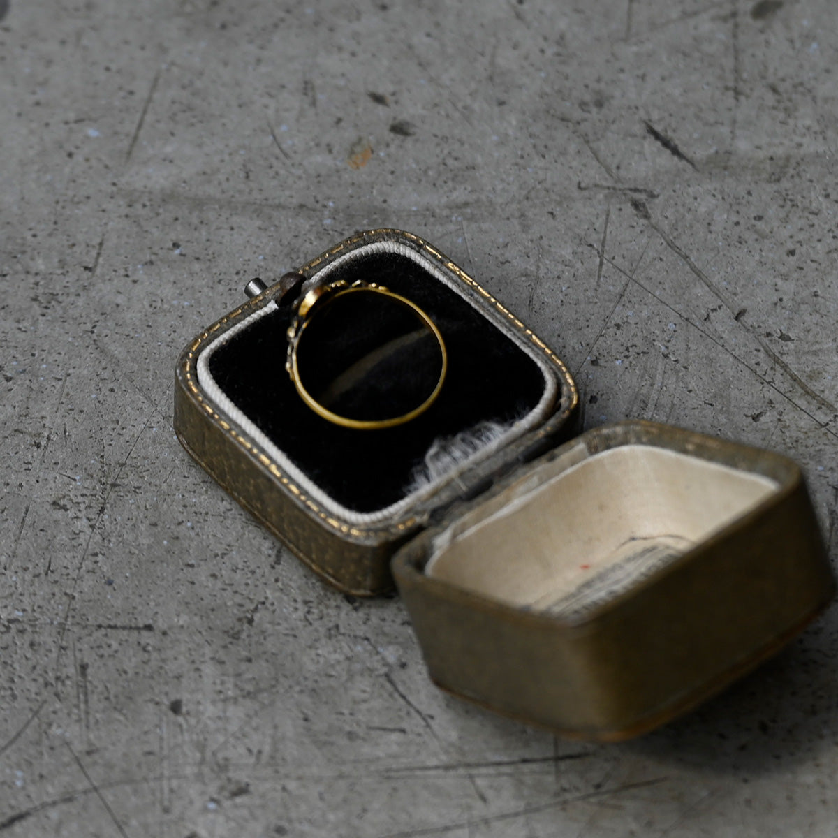 Vintage Goldignet Signature Ring{R-00960}