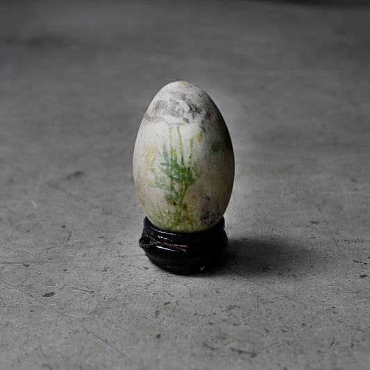 Eggstone & woodstand {R-00615}