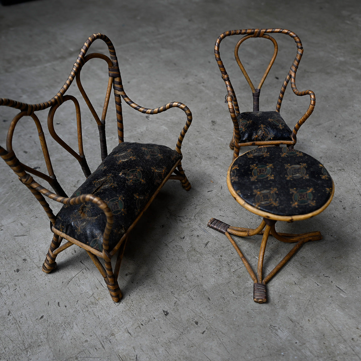 Miniature table&chair {R-00613}