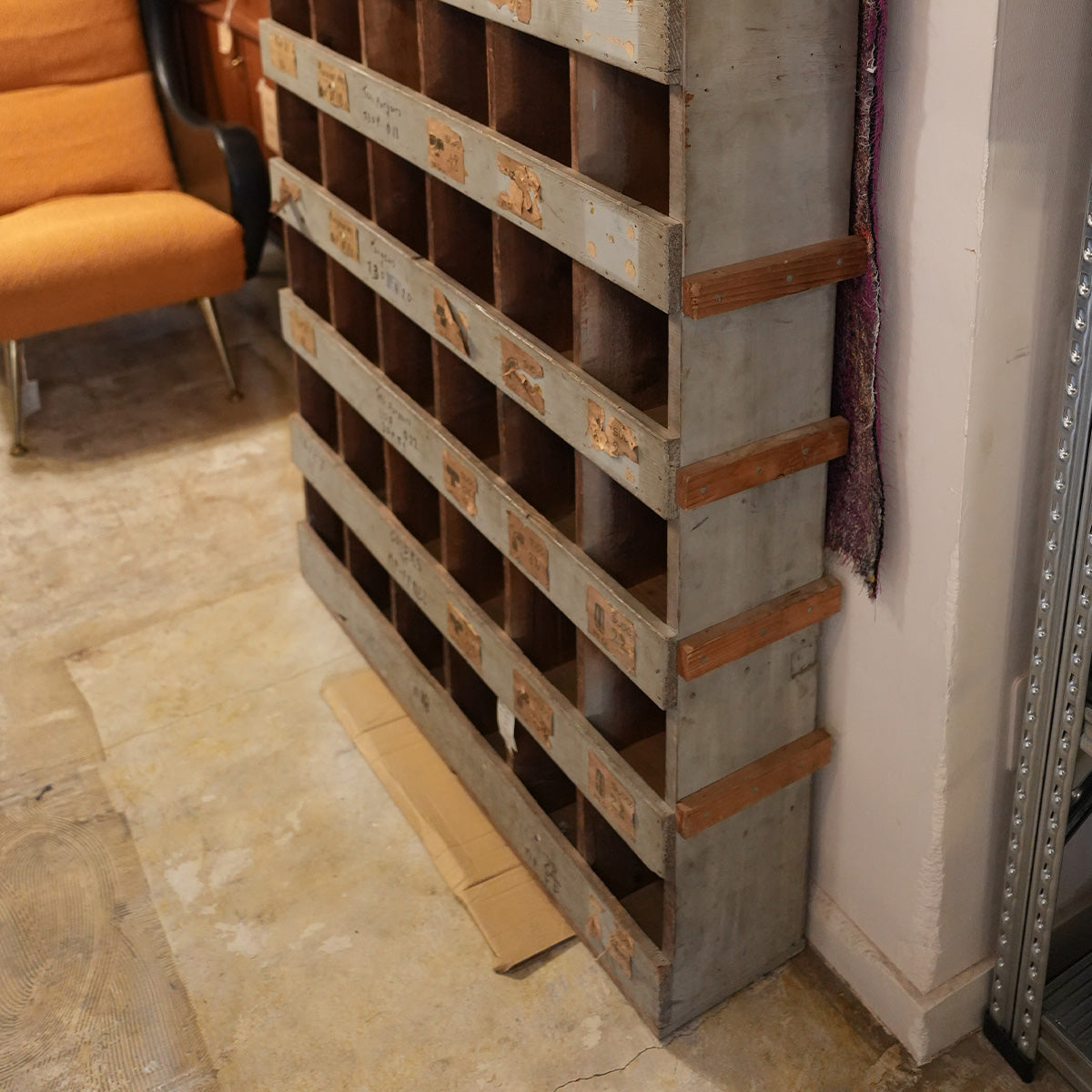 Antiques Divider Shelf{ F-00121}