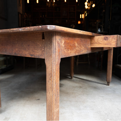 Oak wood table {R-00101}
