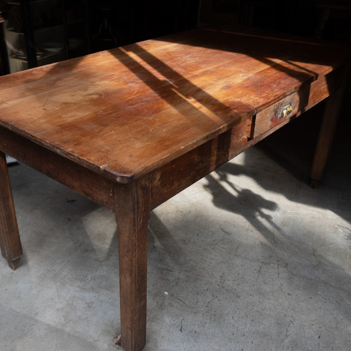 Oak wood table {R-00101}