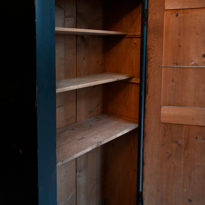 Napoléon style cabinet {R-00102}