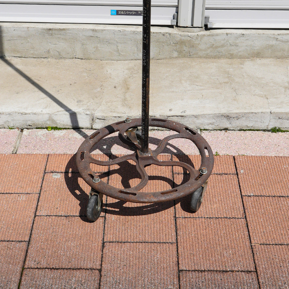Vintage Metal T Hanger Rack｛ F-00322｝