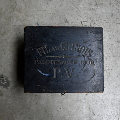 Antique Black Wooden Box "Fil au Chinois"｛R-00716｝