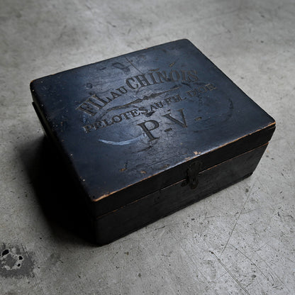 Antique Black Wooden Box "Fil au Chinois"｛R-00716｝