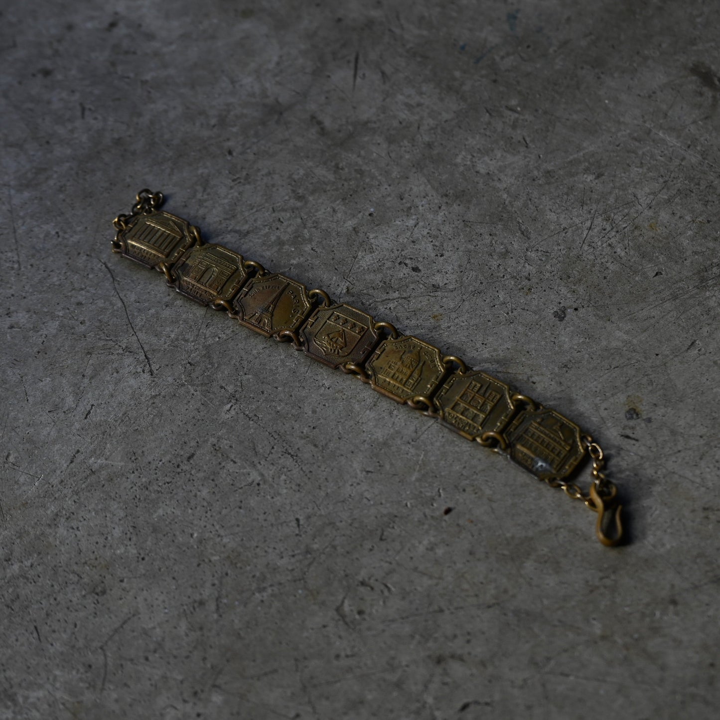 Vintage European Landmark Bracelet{R-00942}