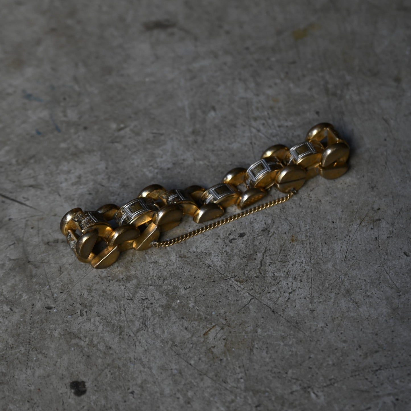Vintage Geometric Gold Bracelet{R-00950}