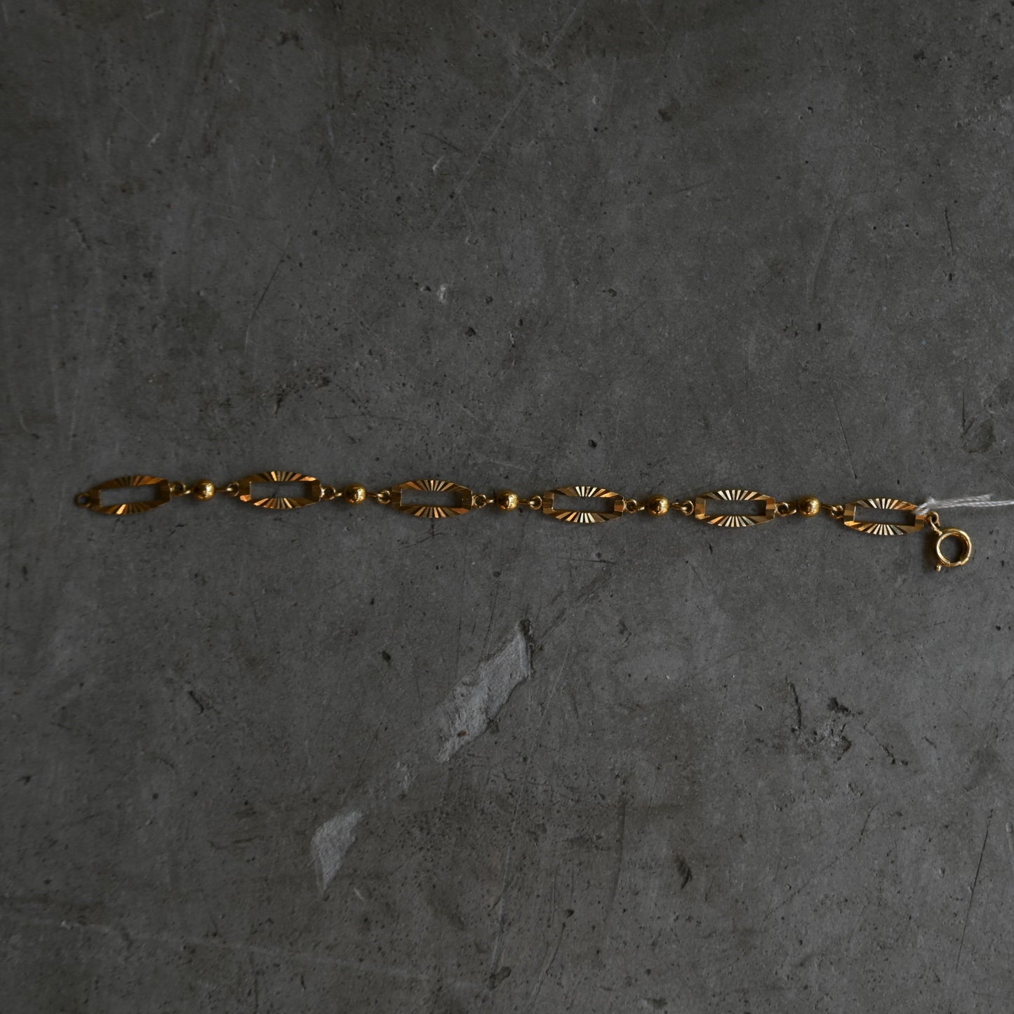 Vintage Gold Link Bracelet{R-00943}