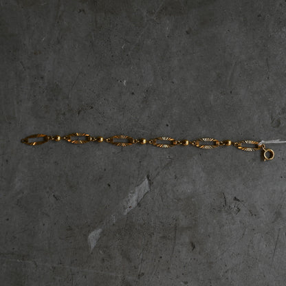 Vintage Gold Link Bracelet{R-00943}