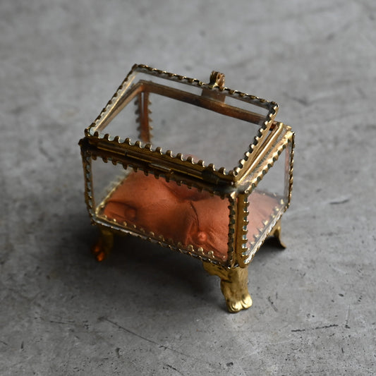 Antique Square Glass Jewelry Box ｛ R-0114｝