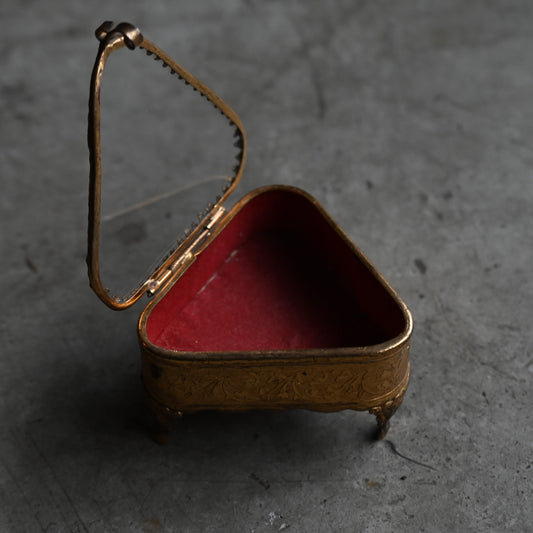 Antique Triangle Jewelry Box ｛ R-0116｝