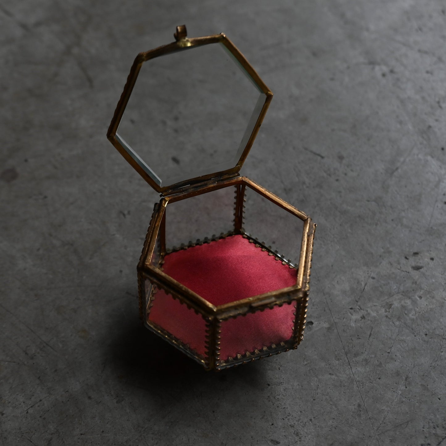 Antique Hexagon Glass Jewelry Box ｛ R-0113｝