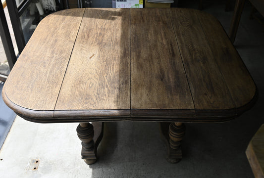 Oak wood square table {R-00104}