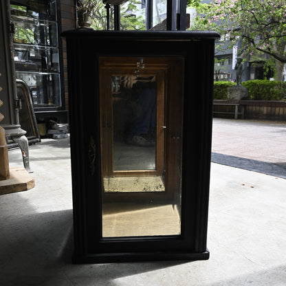 Black paint glass showcase｛RF-00220｝