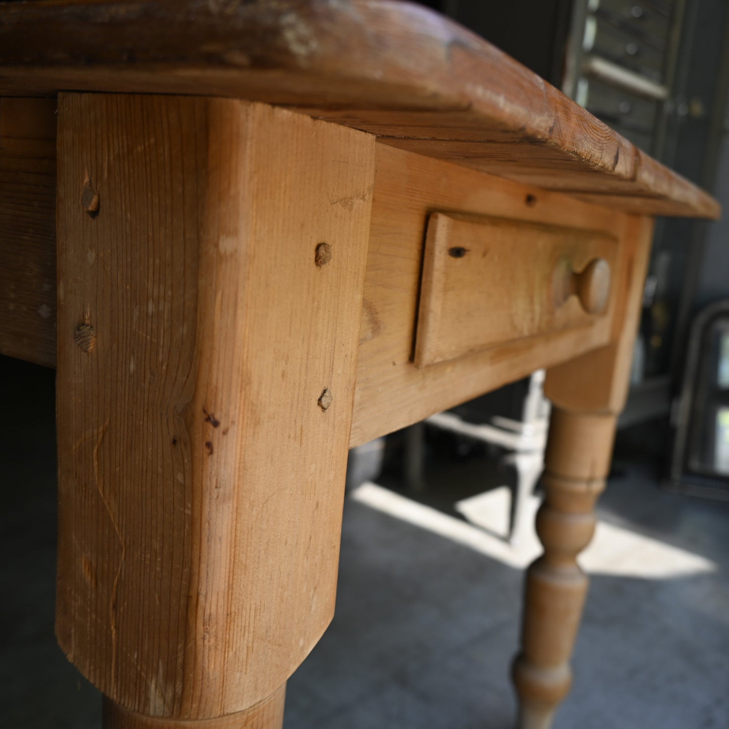 Pine wood long table {R-00106}