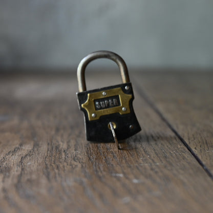 Black & Gold Lock｛R-01141｝