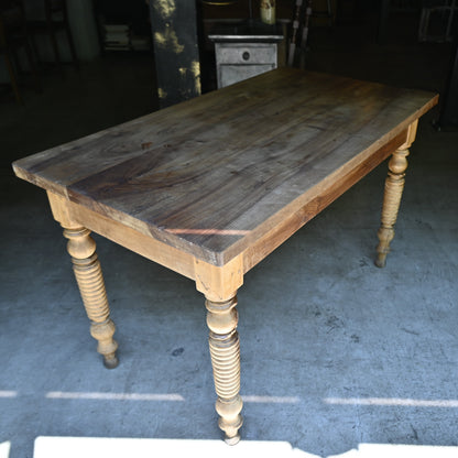 Oak wood  table {R-00107}