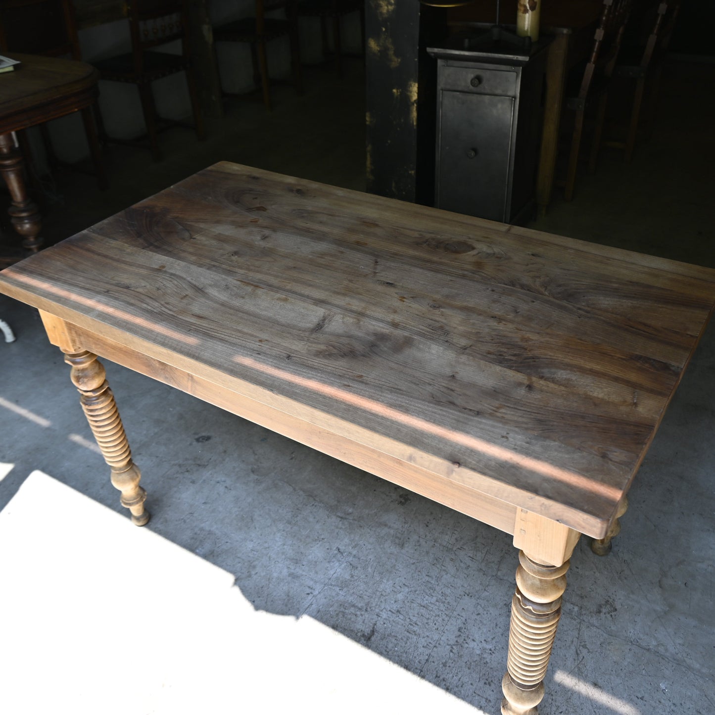 Oak wood  table {R-00107}