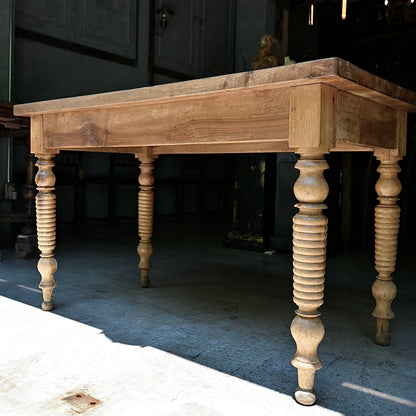 Oak wood  table {R-00107}