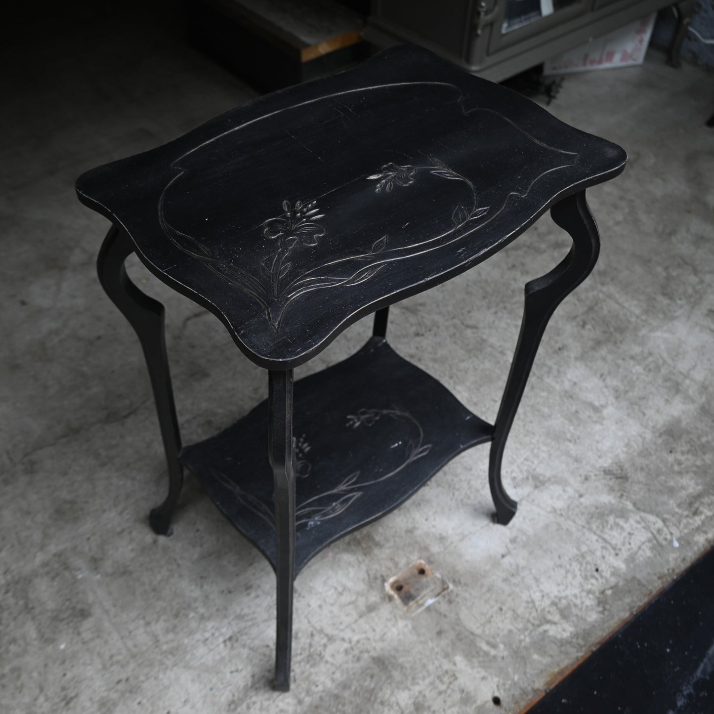 Floral sculpture side Table｛RF-00217｝