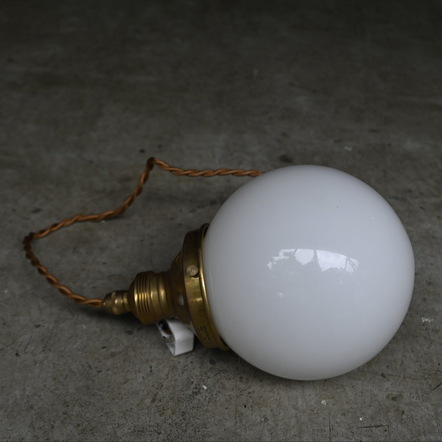 Milk Glass Round Lamp｛RF-00803｝