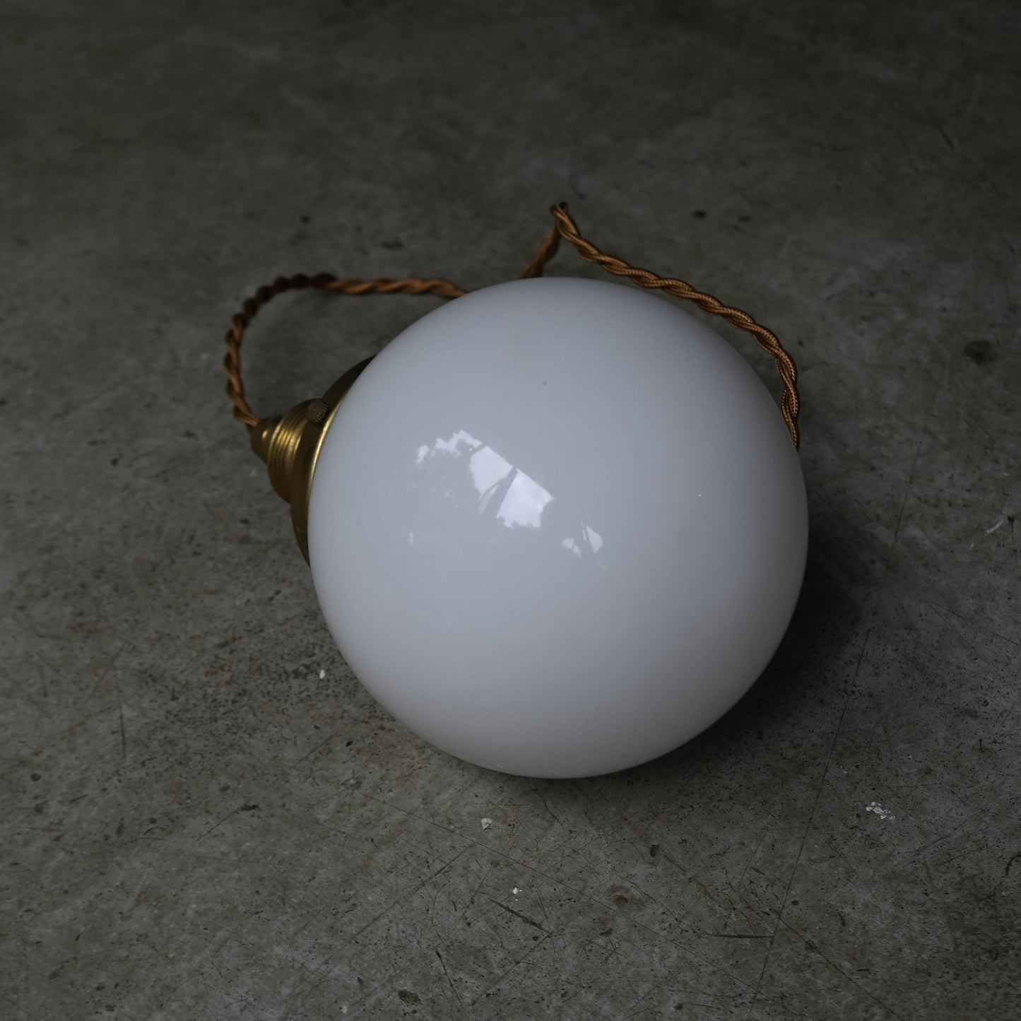 Milk Glass Round Lamp｛RF-00803｝