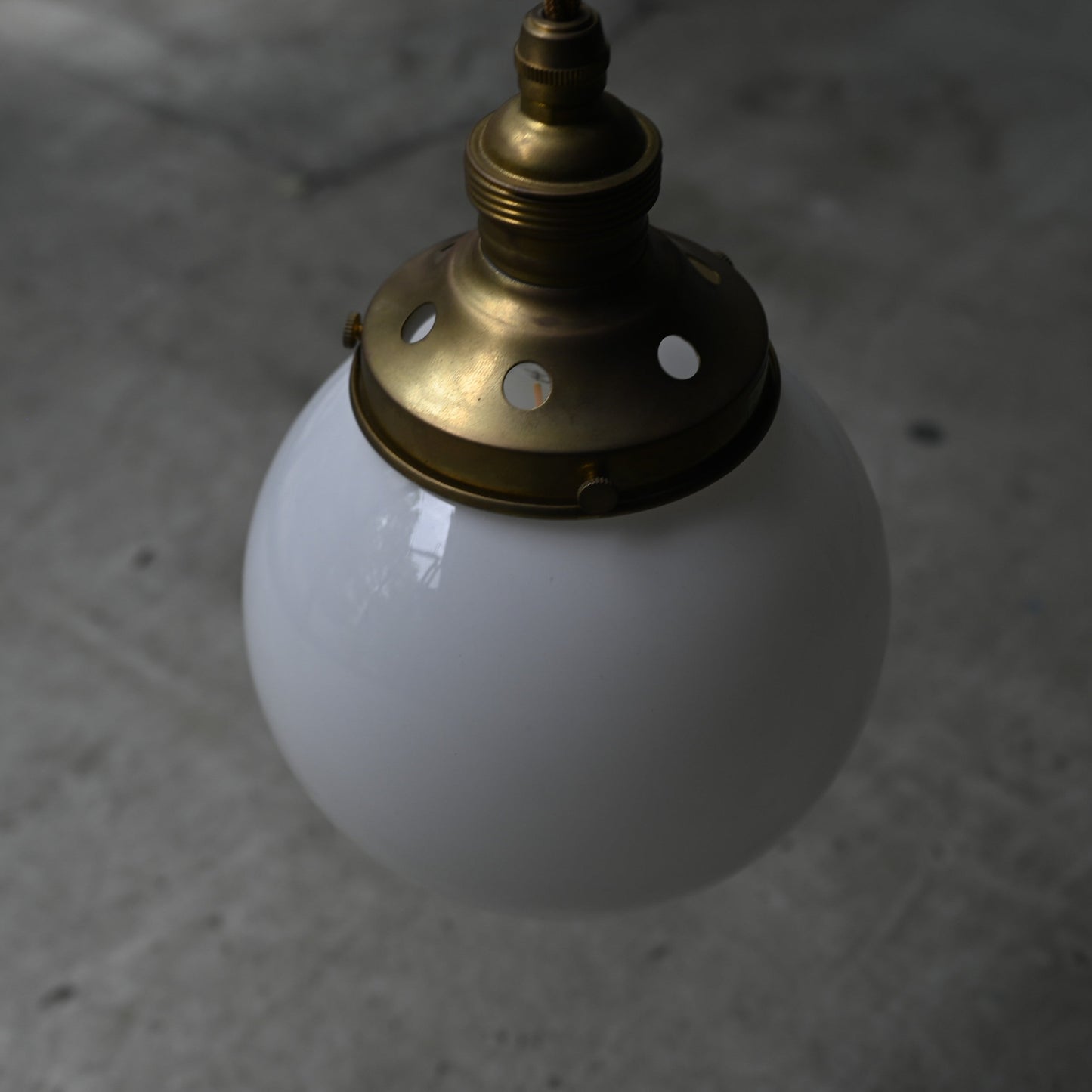 Milk Glass Round Lamp｛RF-00803｝