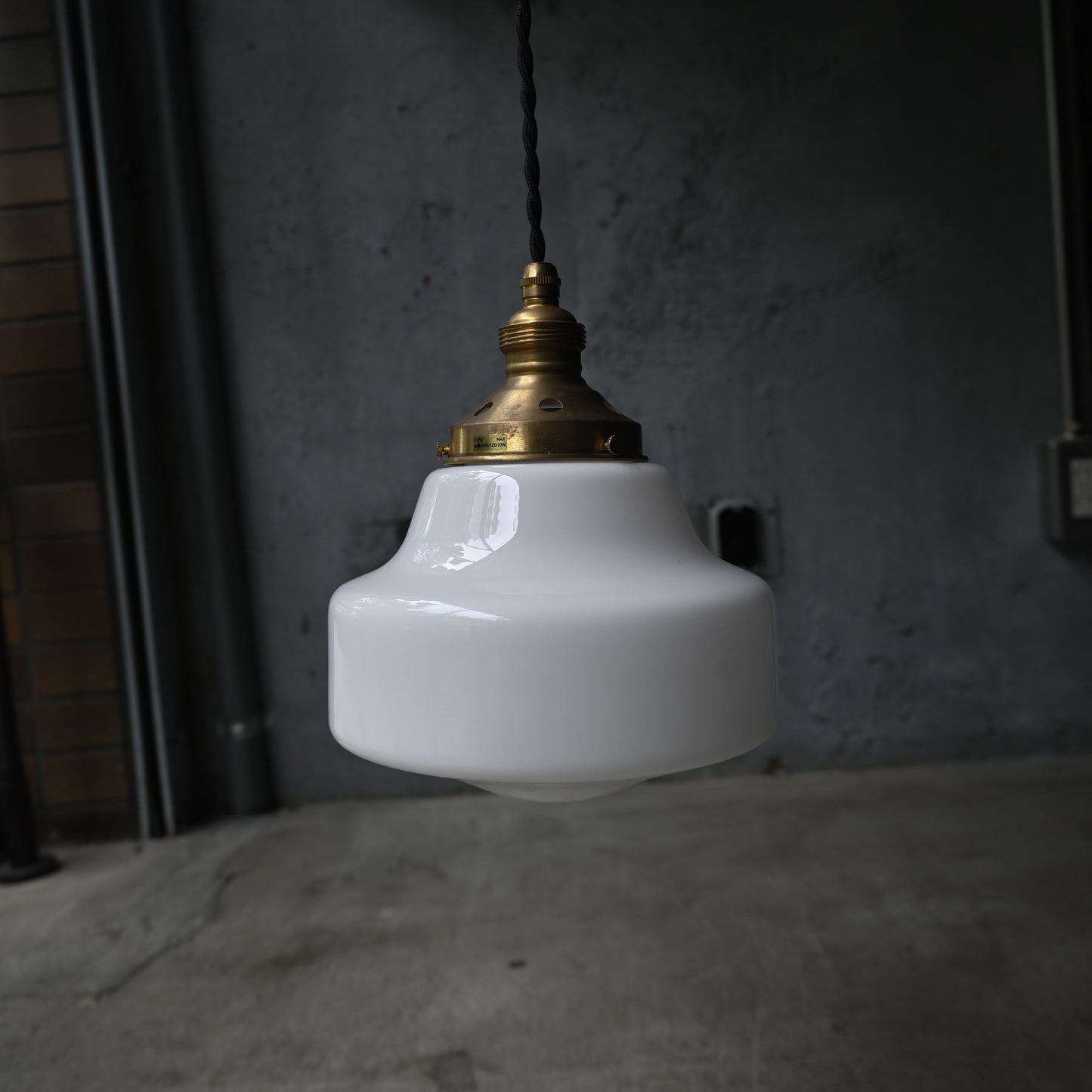 School House Lamp "Milk Glass"｛RF-00805｝