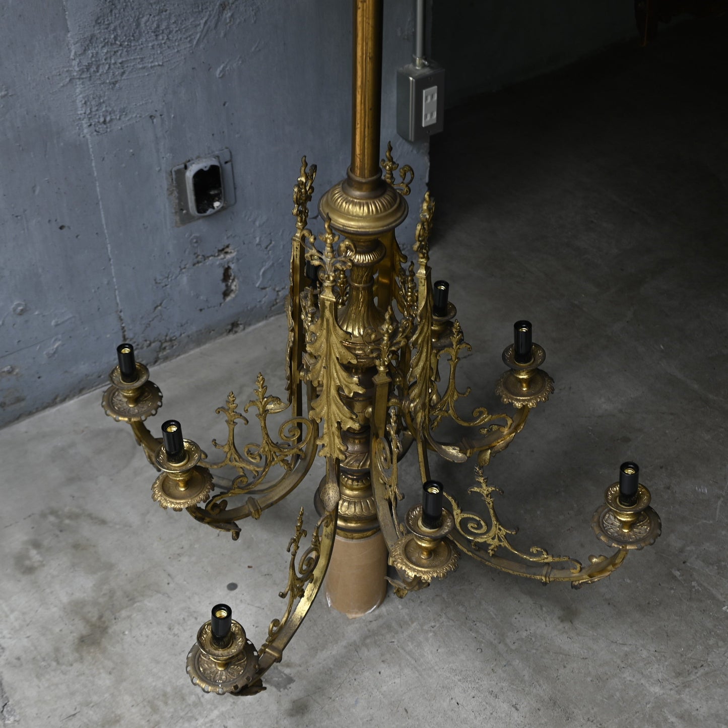 Gothic-style abbey chandelier（8灯）｛RF-00717｝