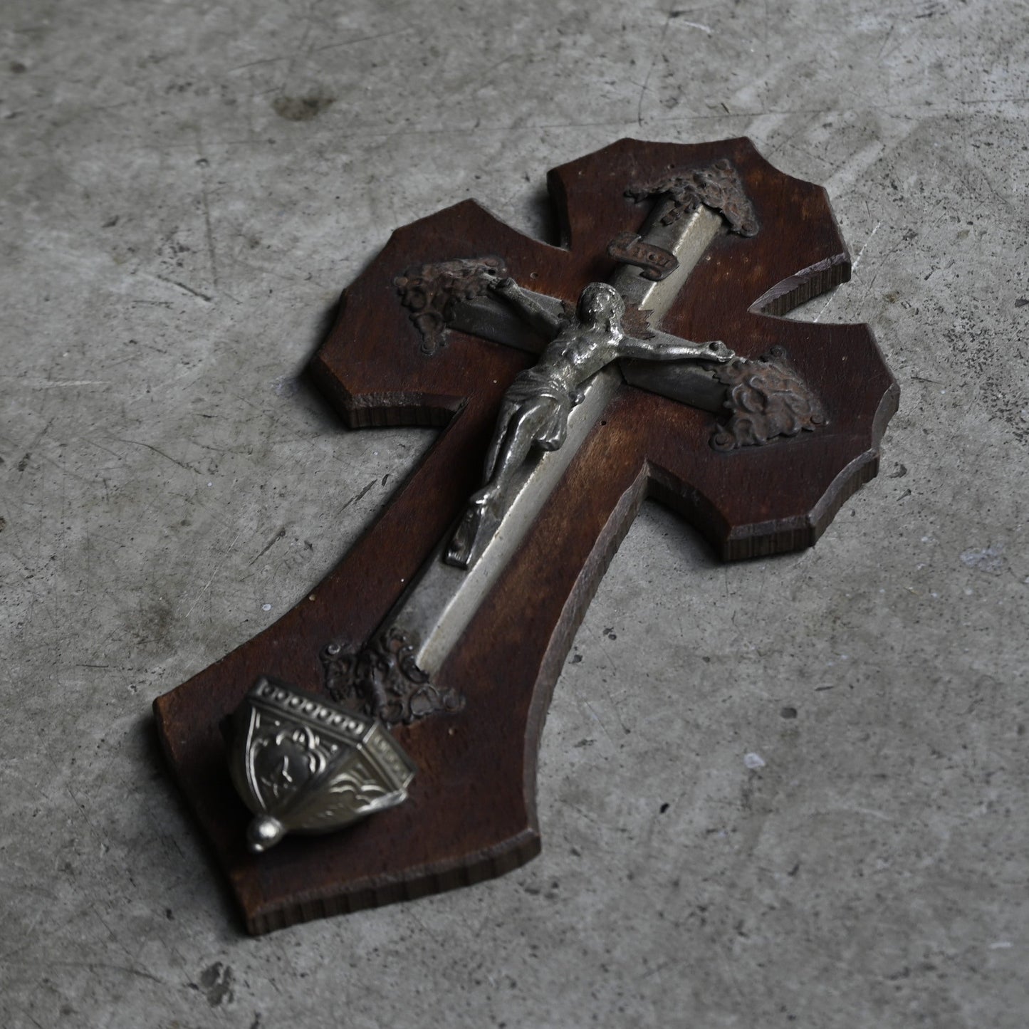 Metal & Wood Bénitier｛ RB-00216 ｝