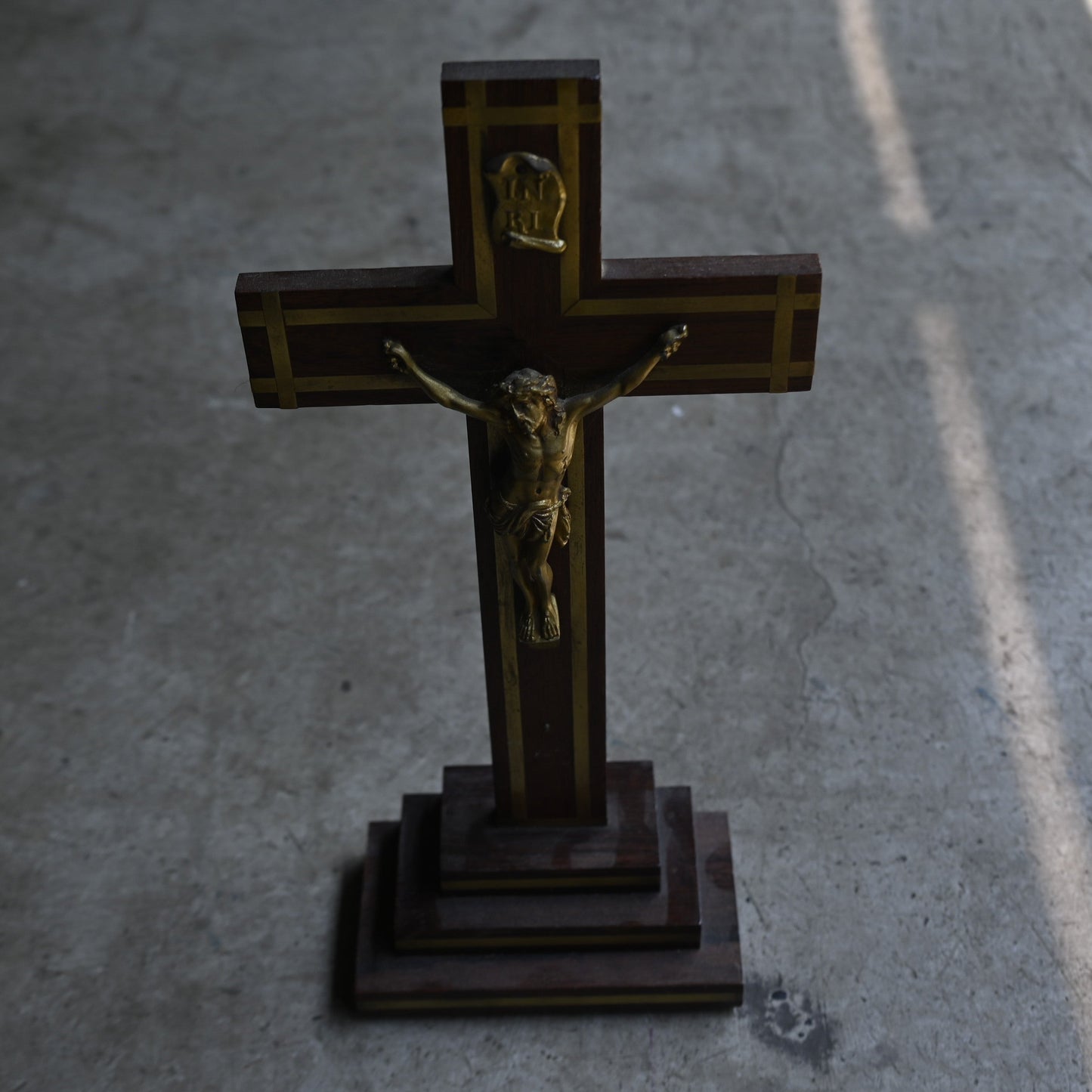 Brass Cross Christ Figure ｛ RB-00219 ｝